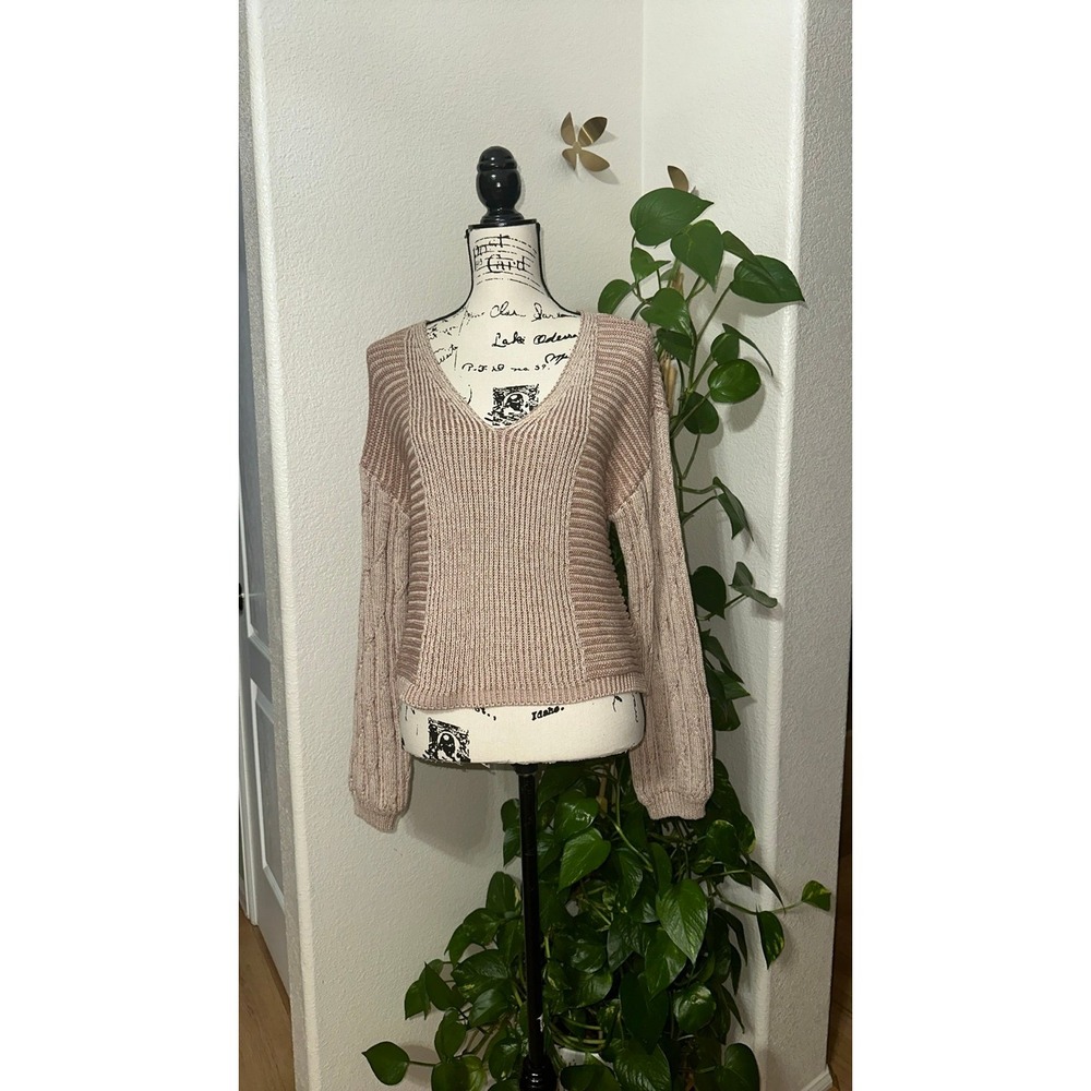 Free People‎ - Picture 2 of 12